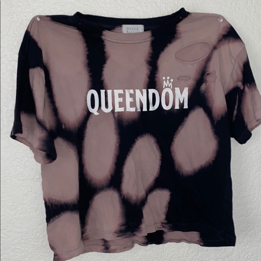 Cute crop top shirt